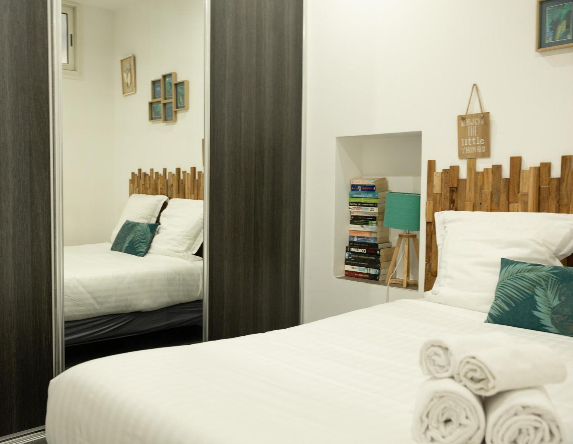 Les Sablettes Apartment Menton Bagian luar foto